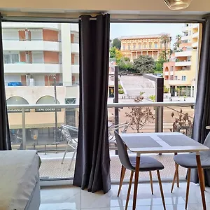 Nice: Agréable Studio Très Proche De La Plage Nice